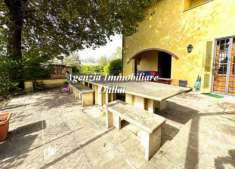 Foto San Piero a Sieve - Panoramica villa con giardino, resede e posti auto