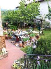 Foto San Piero a Sieve (pressi) - Caratteristica villetta con garage e giardino