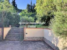 Foto Scarperia - Porzione di colonica con giardino ed ingresso indipendente