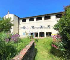 Foto Scarperia - Porzione villa storica con parco