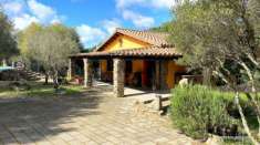 Foto Scivu, originale villa perfettamente integrata nell'ambiente