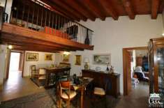 Foto Secondo piano ristrutturato con garage e piccolo orto