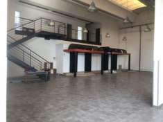 Foto Show Room in vendita a Vigevano