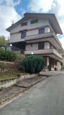 Foto Soluzione Indipendente con giardino ad Atripalda