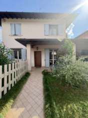 Foto SPAZIOSA VILLETTA DI TESTA CON GIARDINO BRANDICO