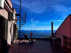 Foto Spettacolare Casa Indipendente con Panoramica Mozzafiato a Castelmola, a due min