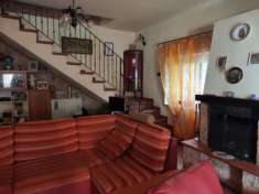 Foto Splendida Casa Indipendente a Canicatt - Un'Oasi di Spazio e Comfort