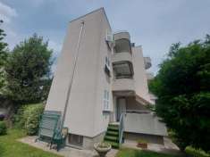 Foto Splendido 3 locali con taverna e giardino privato a Lentate sul Seveso