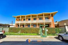 Foto Stabile - Palazzo in vendita a Beinasco - 30 locali 3000mq