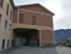 Foto Stabile / Palazzo in Vendita, 1 Locale, 428 mq, Langhirano