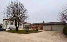 Foto Stabile / Palazzo in Vendita, 1 Locale, 836 mq, Pressana