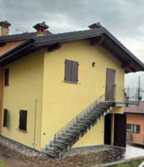 Foto Stabile / Palazzo in Vendita, 6 Locali, 115 mq, Camerata Cornell