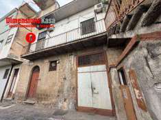 Foto Stabile / Palazzo in Vendita, 6 Locali, 154 mq, Liveri