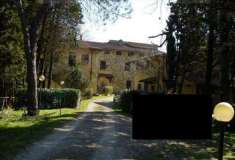 Foto Stabile / Palazzo in Vendita, pi di 6 Locali, 1399 mq, Figline