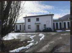 Foto Stabile / Palazzo in Vendita, pi di 6 Locali, 145 mq, Bore