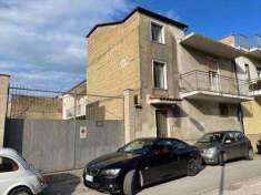 Foto Stabile / Palazzo in Vendita, pi di 6 Locali, 220 mq, Mondragon
