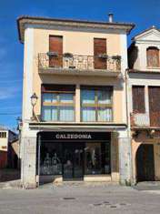 Foto Stabile / Palazzo in Vendita, pi di 6 Locali, 259 mq, Piove di