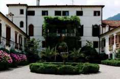 Foto Stabile / Palazzo in Vendita, pi� di 6 Locali, 3155 mq, Vittorio