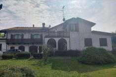 Foto Stabile / Palazzo in Vendita, pi di 6 Locali, 372 mq, Vigolzone