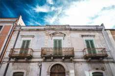 Foto Stabile / Palazzo in Vendita, pi di 6 Locali, 500 mq, Acquaviva