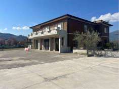 Foto Stabile / Palazzo in Vendita, pi di 6 Locali, 850 mq, Spoleto