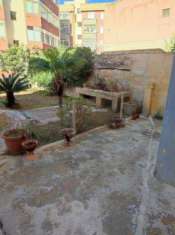 Foto STABILE COMPOSTO DA DUE APPARTAMENTI SEPARATI GIARDINO E TERRAZZA