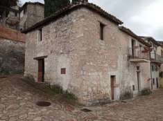Foto Stabile di mq. 81 in borgo umbro panoramico a 3 km. dall'uscita E45