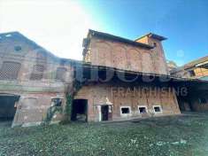 Foto Stabile/Palazzo in Vendita, 1900 mq (Villafranca Piemonte)