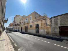 Foto Stabile/Palazzo in Vendita, pi di 6 Locali, 1100 mq (Brindisi)
