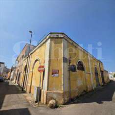 Foto Stabile/Palazzo in Vendita, pi di 6 Locali, 1200 mq (Racale)