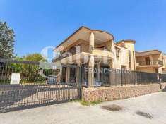 Foto Stabile/Palazzo in Vendita, pi di 6 Locali, 650 mq (Mugnano di