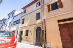 Foto Stabile/Palazzo in vendita a Cascina 250 mq  Rif: 1332172