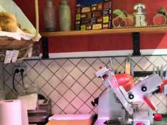 Foto Storica attivit  di alimentari in posizione strategica  San Vincenzo (LI)