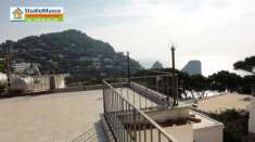 Foto Studio Musco vende a Capri,  via Dalmazio Birago, interessante appartamento, al secondo ed ultimo piano. L' appartamento  di circa 100mq coperti e ci