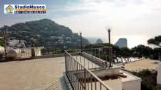 Foto Studio Musco vende a Capri,  via Dalmazio Birago, interessante appartamento, al secondo ed ultimo piano. L' appartamento  di circa 100mq coperti e ci