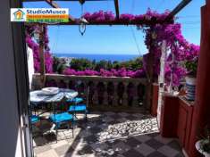 Foto StudioMusco vende a Capri, in via Camerelle, la pi prestigiosa strada dello shopping, introvabile appartamento con terrazzo a livello e vista panoram