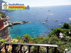 Foto StudioMusco vende a Capri, su via Marina Piccola panoramicissimo appartamento indipendente. Con ampia terrazza panoramica, piccolo giardinetto, posto