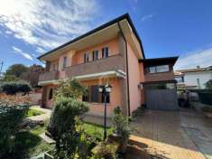 Foto Suzzara vendesi casa indipendente 10 vani 280 Mq