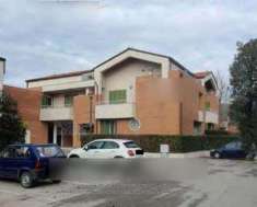 Foto T158CAS202 - Primo piano con mansarda e box a Cascina