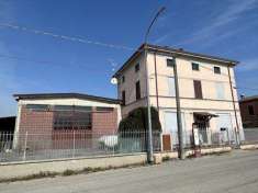 Foto Tenuta Complesso in Vendita, pi di 6 Locali, 5 Camere, 360 mq (