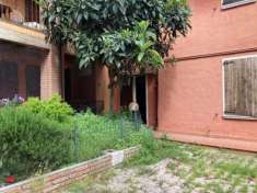 Foto TERRATETTO IN CORTE CON BOX