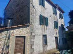 Foto Terratetto in Vendita, pi di 6 Locali, 190 mq (Bagni di Lucca)