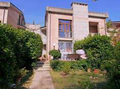 Foto Terratetto in Vendita, pi di 6 Locali, 2 Camere, 120 mq (CASTEL