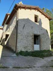Foto Terratetto plurifamiliare in vendita a Spoleto - 6 locali 290mq