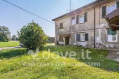 Foto Terratetto unifamiliare in vendita a Angera - 5 locali 144mq