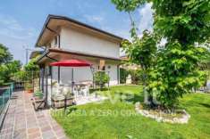 Foto Terratetto unifamiliare in vendita a Sirmione - 4 locali 180mq