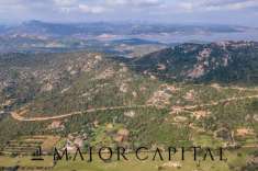 Foto Terreno agricolo in vendita a Arzachena