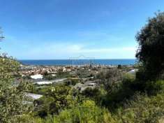 Foto Terreno con magazzino e deposito attrezzi trasformabile in casetta indipendente residenziale e con bella vista mare ad Arma di Taggia.