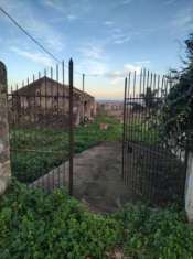 Foto Terreno con rustico da ristrutturare Fiumefreddo di Sicilia