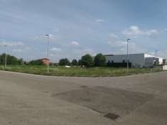 Foto Terreno edificabile commerciale in vendita a Isorella